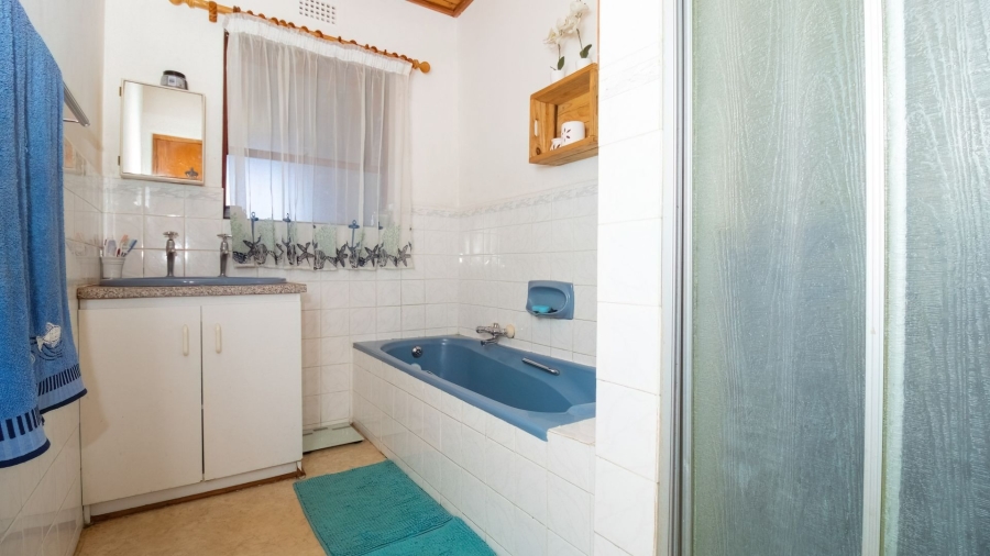 4 Bedroom Property for Sale in Pearly Beach Western Cape